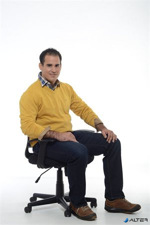 Irodai szék, karfás, fekete szövetborítás, feszített hálós háttámla, fekete lábkereszt, MAYAH "Fun"