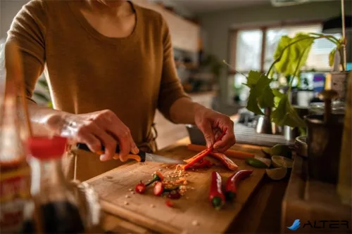 Hámozókés, 11 cm, FISKARS 'Functional Form'