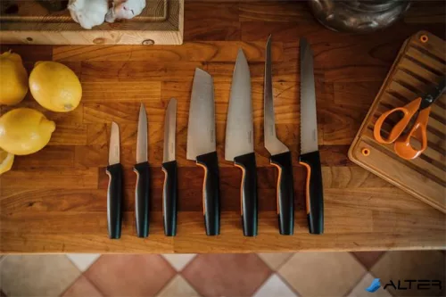 Hámozókés, 8 cm, FISKARS 'Functional Form'