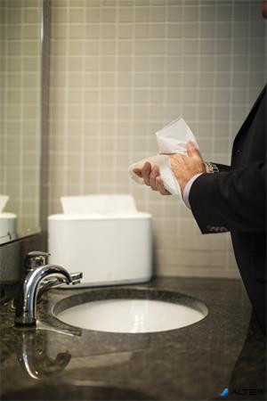 Kéztörlő adagoló, Interfold hajtogatás, pultra tehető, H2 rendszer, Elevation, TORK 'Xpress Multifold', fehér