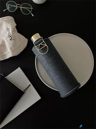 Kulacs, 750 ml, üveg, EQUA 'Blueberry Pie'