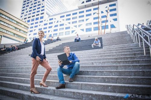 Univerzális táblagéptok, 10,1', RIVACASE 'Orly 3017' piros