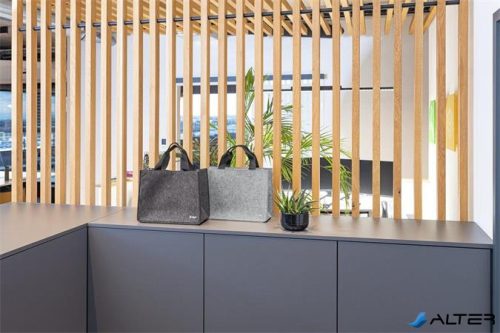 Irodai válltáska, M méret, 36x28x15 cm, SIGEL 'Basic', világosszürke