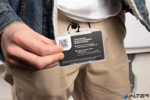 Azonosítókártya-tartó, műanyag, nyitott, fekvő, 54x85 mm, DJOIS