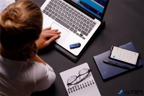 Pendrive, 128GB, USB 3.2, 175/80 MB/s, VERBATIM 'V3 MAX', kék-fekete