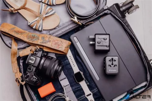 Utazóadapter, univerzális, 2xUSB, VERBATIM 'UTA-01'